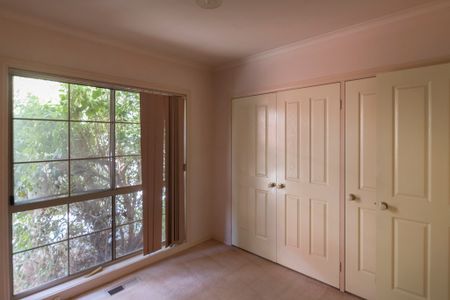 " Close to all amenities " - Photo 2
