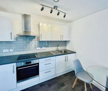 2 bedroom apartment to rent - Photo 3