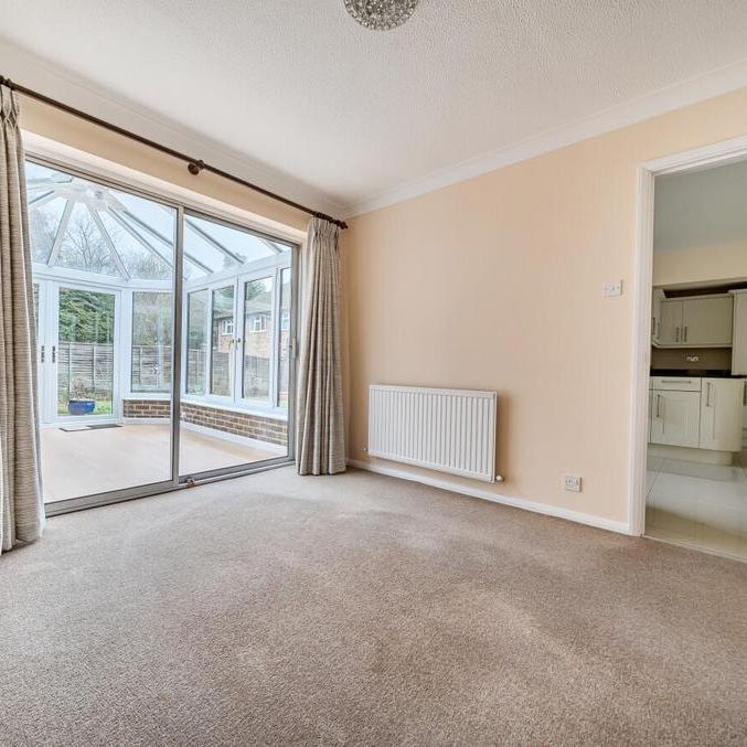 4 bedroom detached house to rent - Photo 1