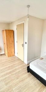 4 bedroom terraced house to rent - Photo 3