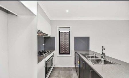 FOUR BEDROOM FAMILY HOME - Photo 4