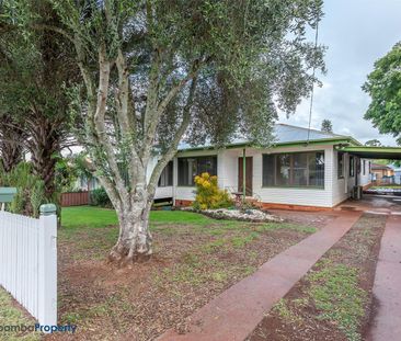 This impeccably presented timber home is sure to impress! - Photo 6