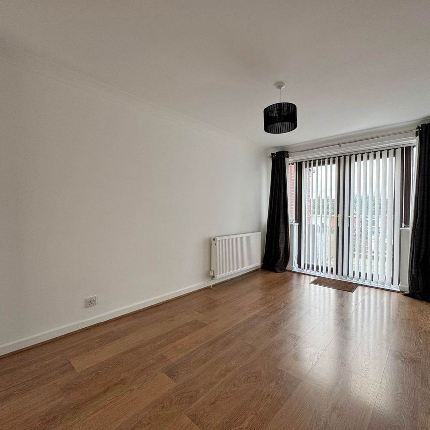 Newtondale Avenue, Royton - Photo 1