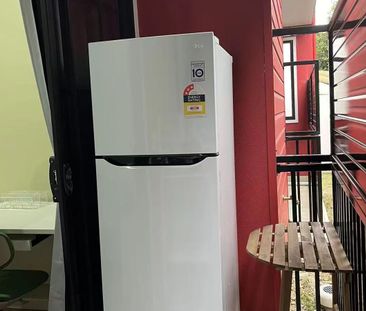 Inner City -- West End, Full Furnished Large Studio– Peaceful, A/C,... - Photo 5
