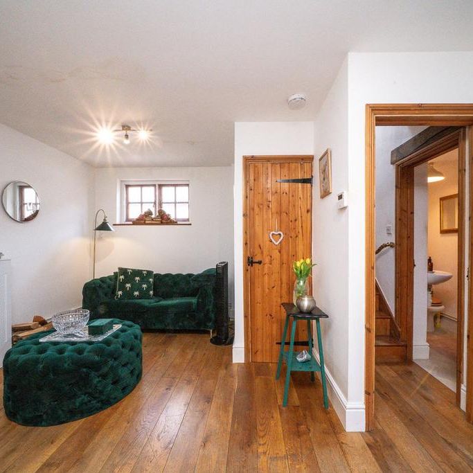 1 bedroom barn conversion to rent - Photo 1