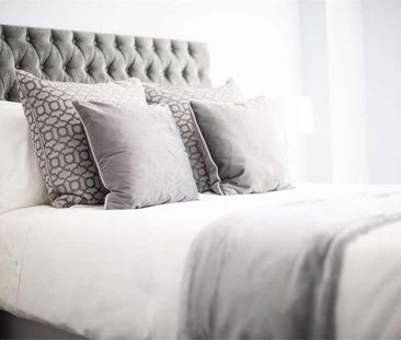 Slough Road, Datchet, SL3 - Photo 2