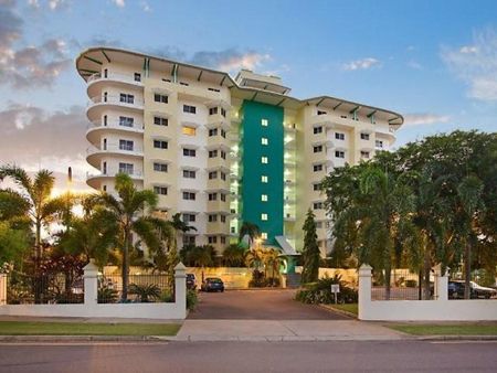 Two Bedroom Unit On The Esplanade overlooking the Harbour - Photo 2