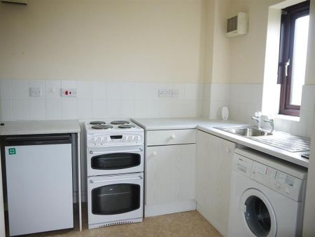1 bedroom flat to rent - Photo 2