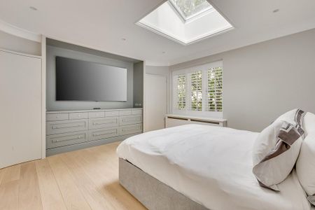 3 bedroom mews to rent - Photo 4