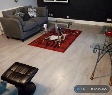 3 bedroom flat to rent - Photo 2