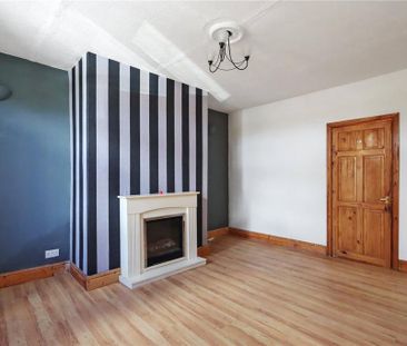 2 bedroom end of terrace house to rent - Photo 2