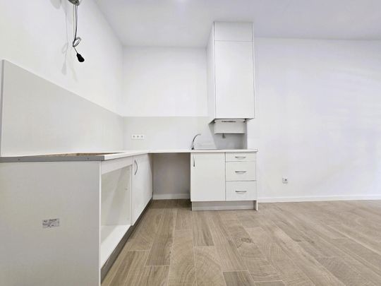 Piso de alquiler en Calle Espronceda, 9, Sector V - Photo 1