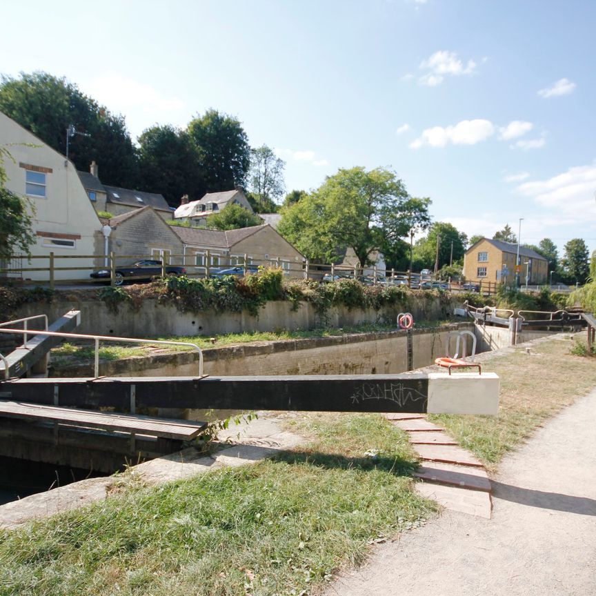 Bowbridge Lock, Stroud, Gloucestershire, GL5 2JZ - Photo 1