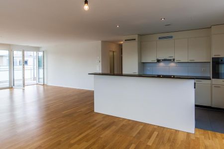 Helle 3.5-Zimmer-Wohnung mit gedecktem Balkon - Foto 4