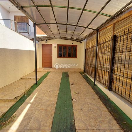 Casa com 2 quartos e 66m² para alugar em São José, Canoas. - Foto 2