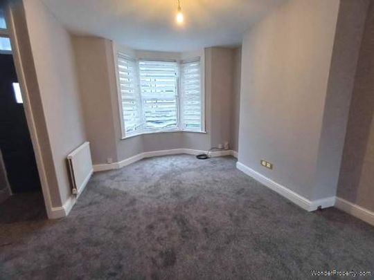 3 bedroom property to rent in London - Photo 1