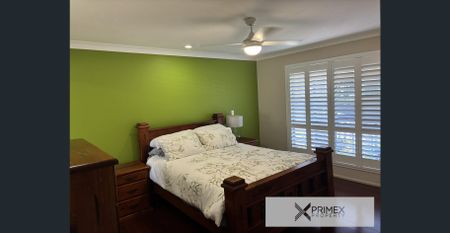 Renovated family home with secure space for 5 vehicles/toys - Photo 4