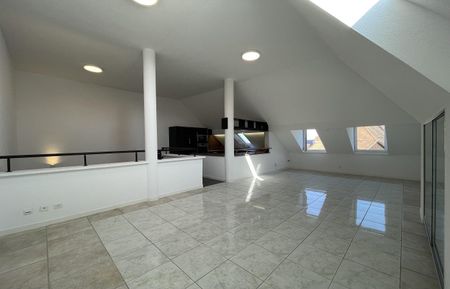 Appartement de 3,5 pièces triplex au Rez-de-chaussée avec garage inclus - Photo 2