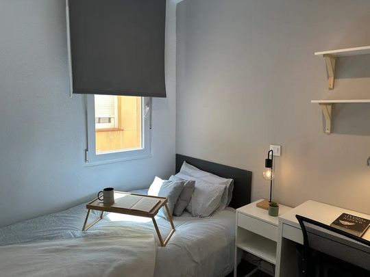 Calle de Pradales, Madrid, Community of Madrid 28047 - Photo 1