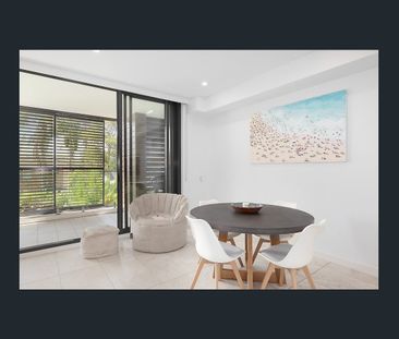 Stylish Apartment with Resort Amenities - Photo 2