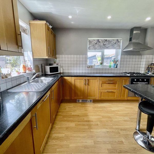 4 bedroom detached house to rent - Photo 1