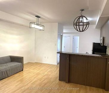 Bathurst/ Finch 2 Bedrooms + Den for RENT! - Photo 2