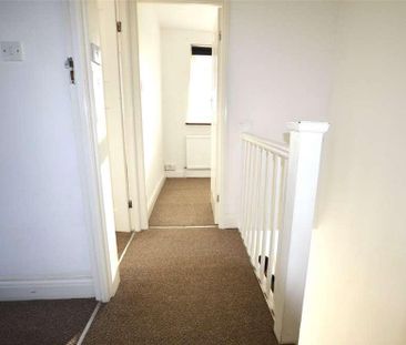 Waltham Drive, Edgware, HA8 - Photo 5