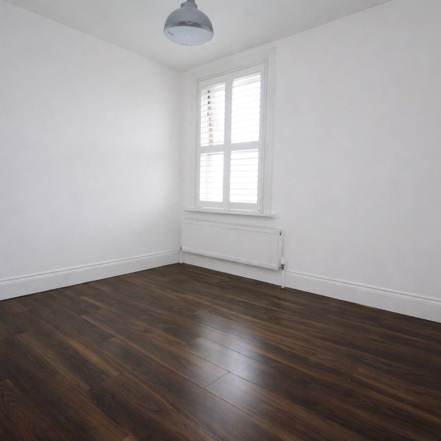 Bensham Lane, Thornton Heath, CR7 7EN - Photo 1