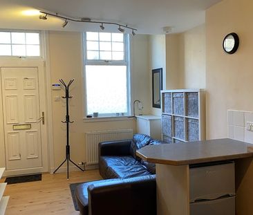 1 Bed Flat, Gilmore Place, EH3 - Photo 1