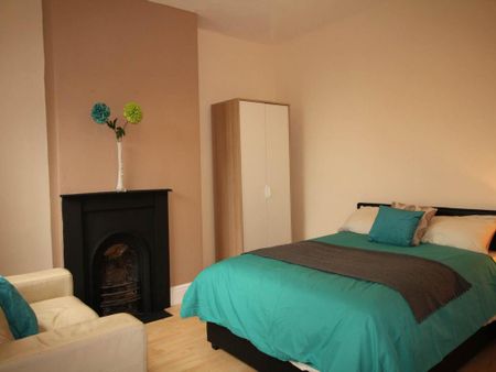 1 bedroom in a house share to rent - Photo 4