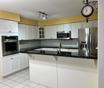 For Lease - 18 Solmar Avenue, Whitby, Ontario - Photo 4