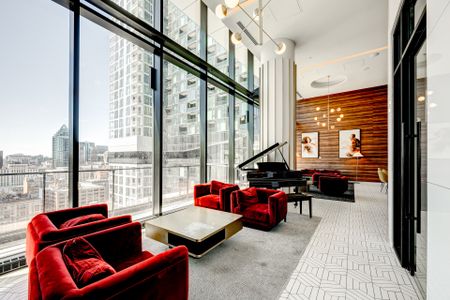 Luxury 2 - Bedroom Condo for Rent - Exceptional View of Montreal, furnished - Photo 3