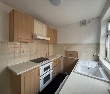 3 bedroom semi-detached house to rent - Photo 6