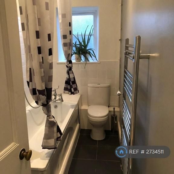 3 bedroom flat to rent - Photo 1