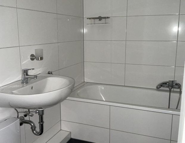 3-Zimmer, neues Bad, Balkon - Photo 1