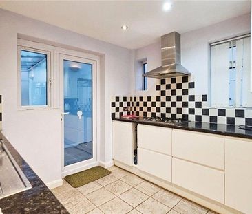 2 bedroom maisonette to rent - Photo 3