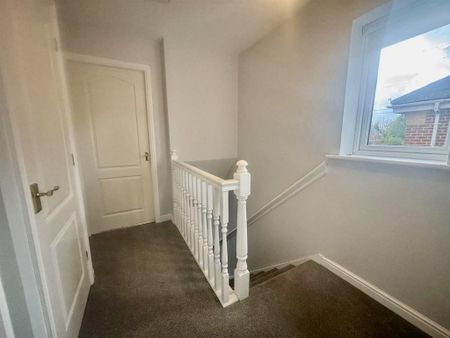 3 bedroom semi-detached house to rent - Photo 3