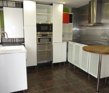 Guthrie Close - Photo 3