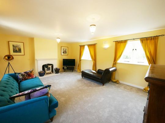 4 bedroom detached house to rent - Photo 1