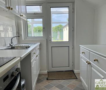 2 bedroom semi-detached house to rent - Photo 4