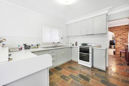 THREE BEDROOM HOME IN SOUTH TAMWORTH - Photo 5