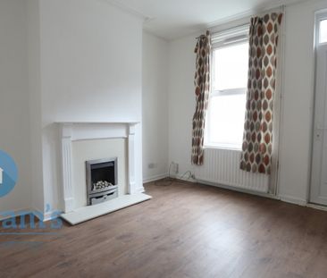 4 bed Mid Terraced House for Rent - Photo 2