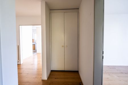 Perfekt für Familien - 4.0-Zi. Wohnung im 2. OG mit Balkon - Foto 2