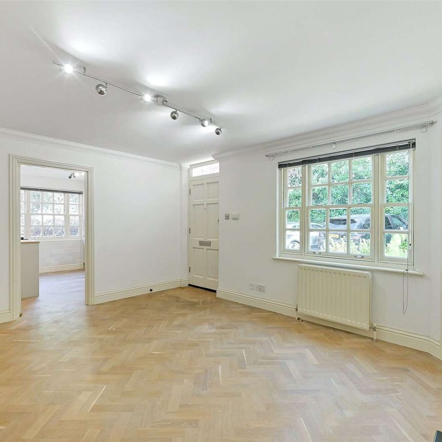 A beautifully presented two-bedroom apartment. - Photo 1