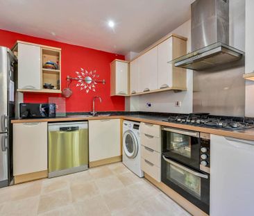 3 bedroom terraced house to rent - Photo 6