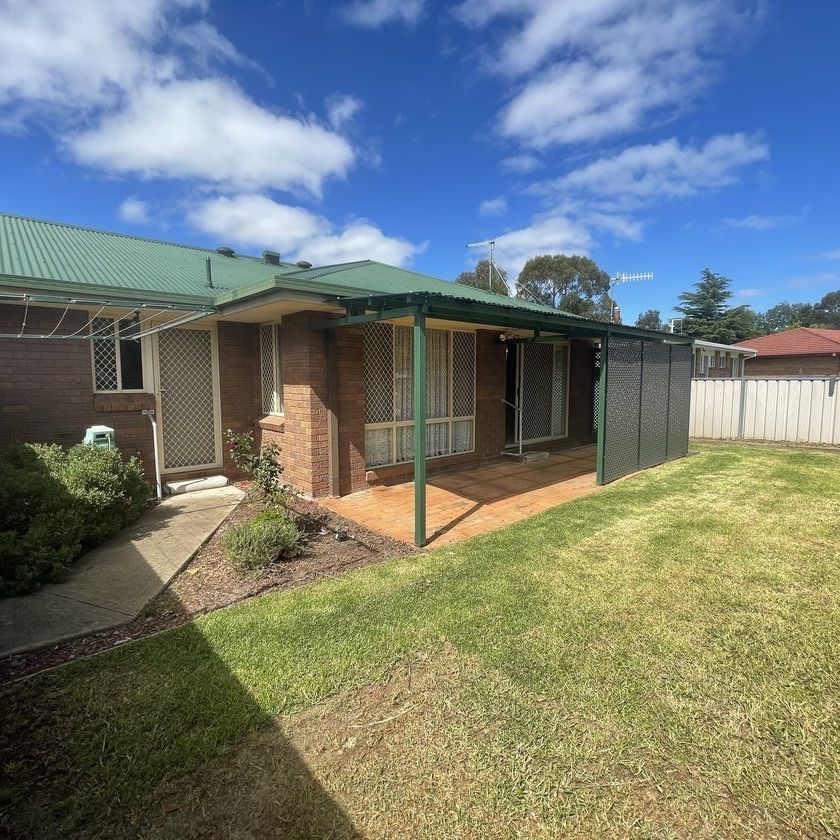 1/1 Samuelson Crescent, Armidale NSW 2350 - Photo 1