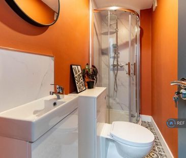 1 bedroom in a house share to rent - Photo 6