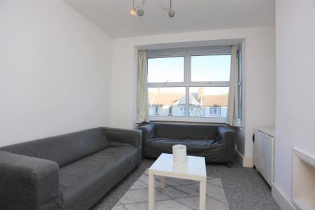 4 bedroom house to rent - Photo 2