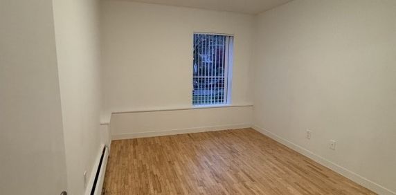 Gary Manor - Photo 2