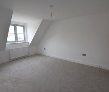 4 bedroom detached house to rent - Photo 3